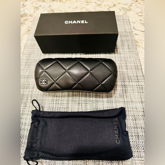 CHANEL case for eyeglasses frame . Medium - Picture 2 of 4